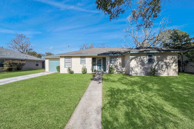 Photo 6 of 102 Live Oak Street, Baytown, TX