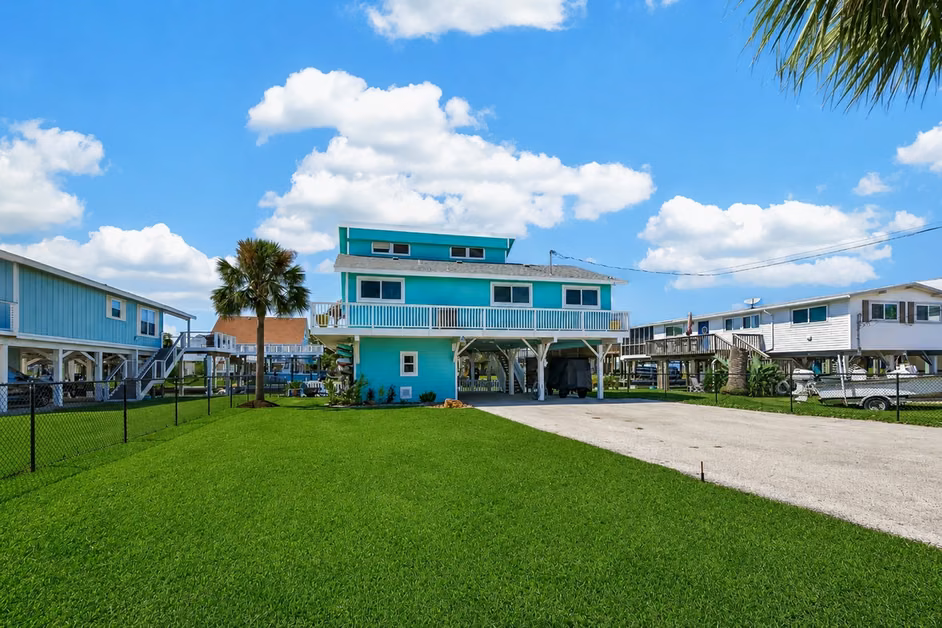 Photo 3 of 21818 Matagorda Drive, Galveston, TX
