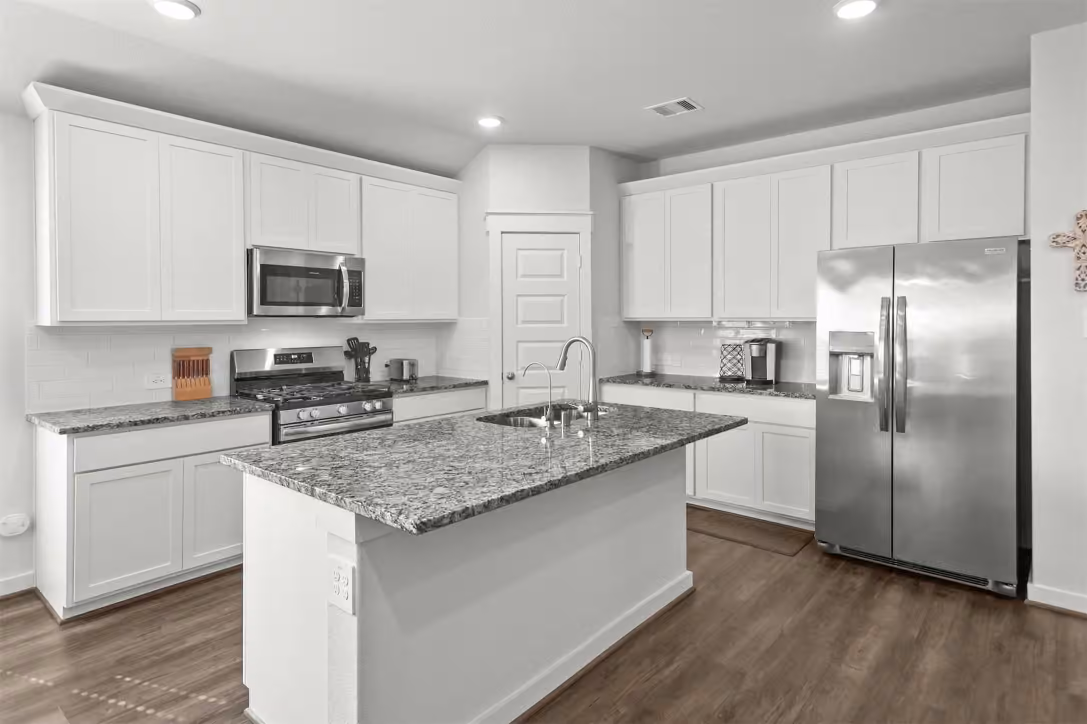 Photo 3 of 30290 Kingston Heath Drive, Cleveland, TX
