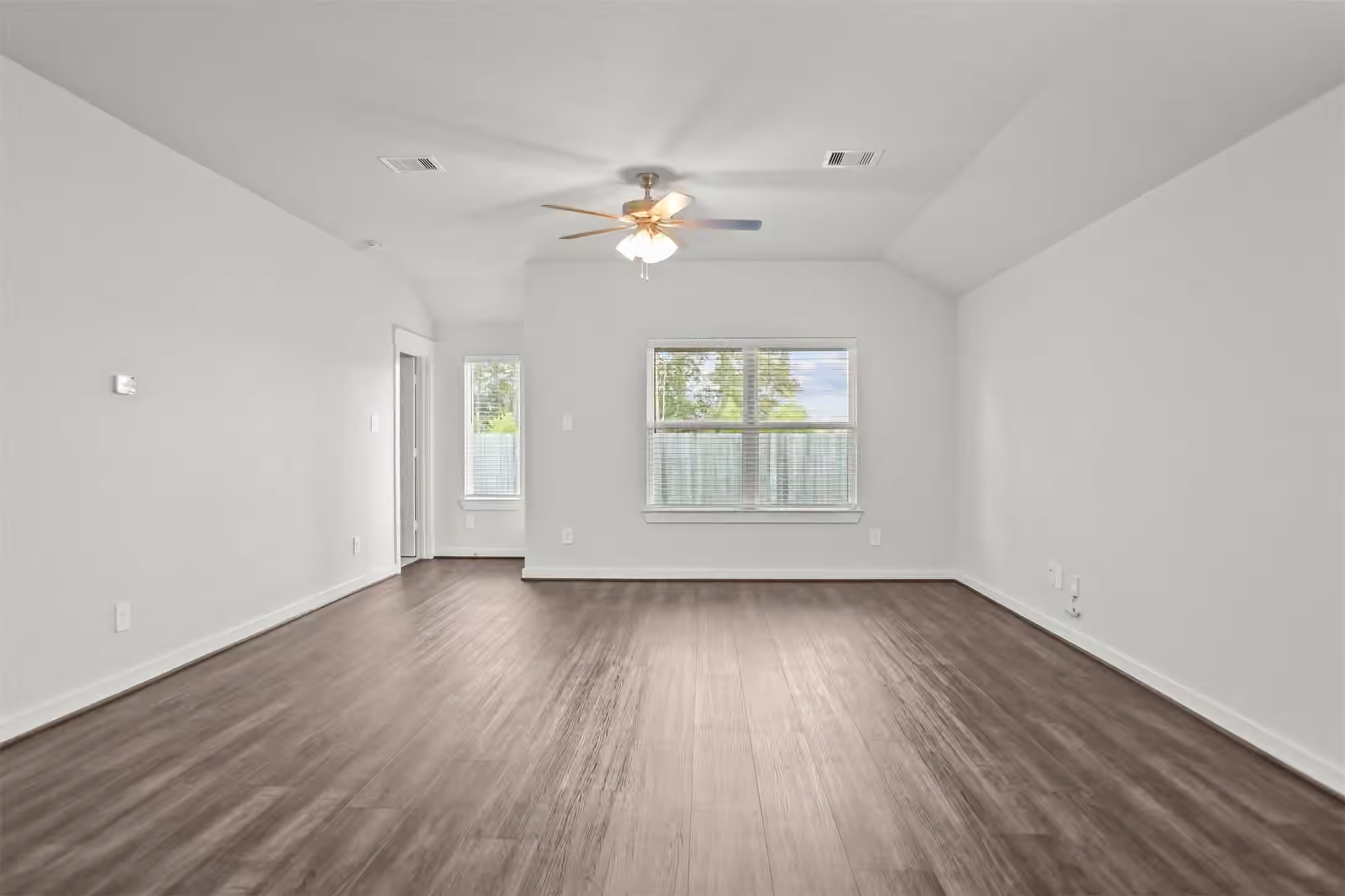 Photo 6 of 30290 Kingston Heath Drive, Cleveland, TX