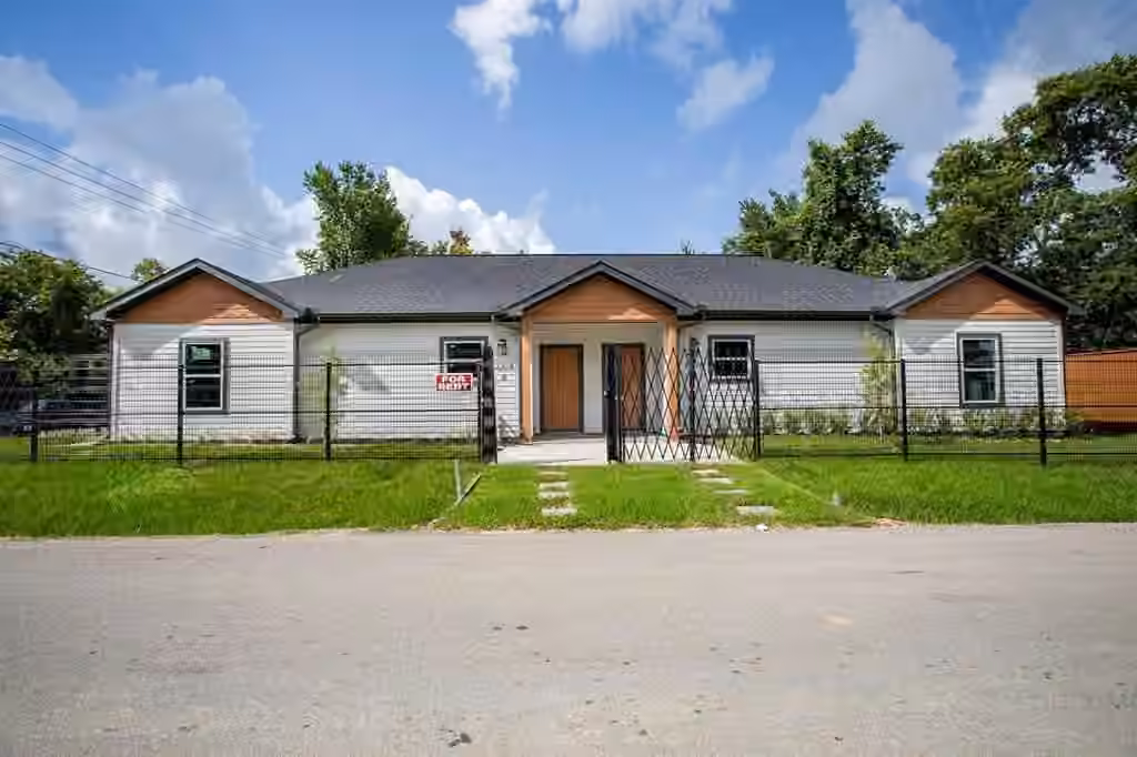 Photo of 6004 England Street A And B, Houston, TX 77021