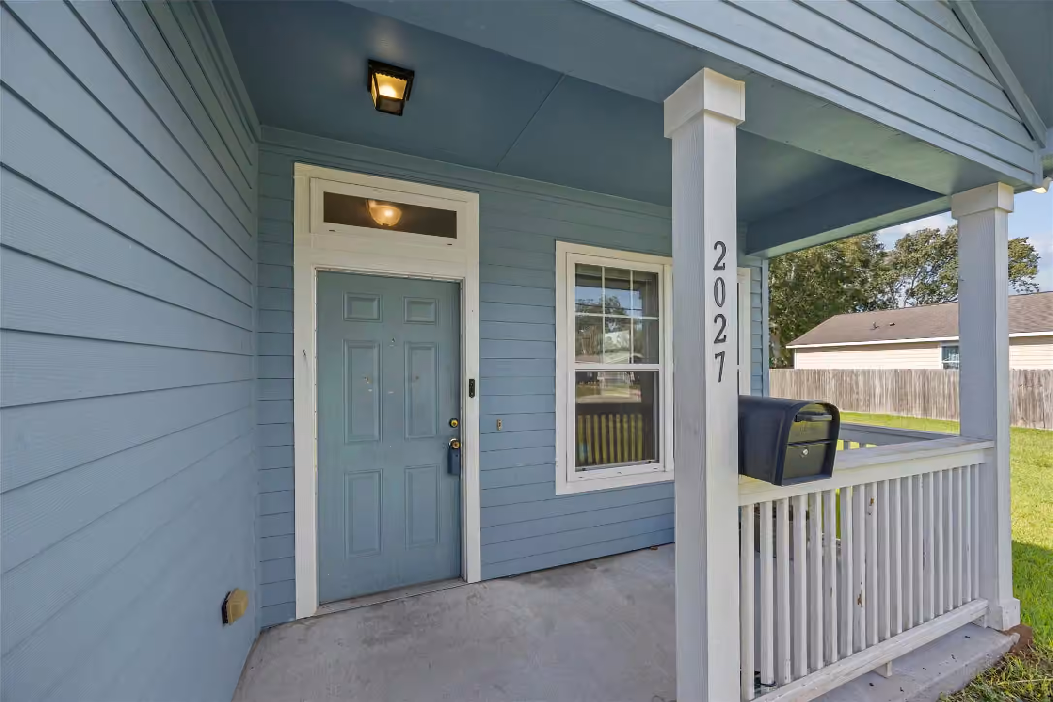 Photo 3 of 2027 Rosalee Street, La Marque, TX 77568
