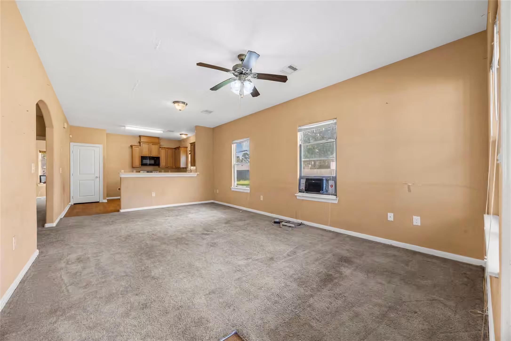 Photo 4 of 2027 Rosalee Street, La Marque, TX 77568