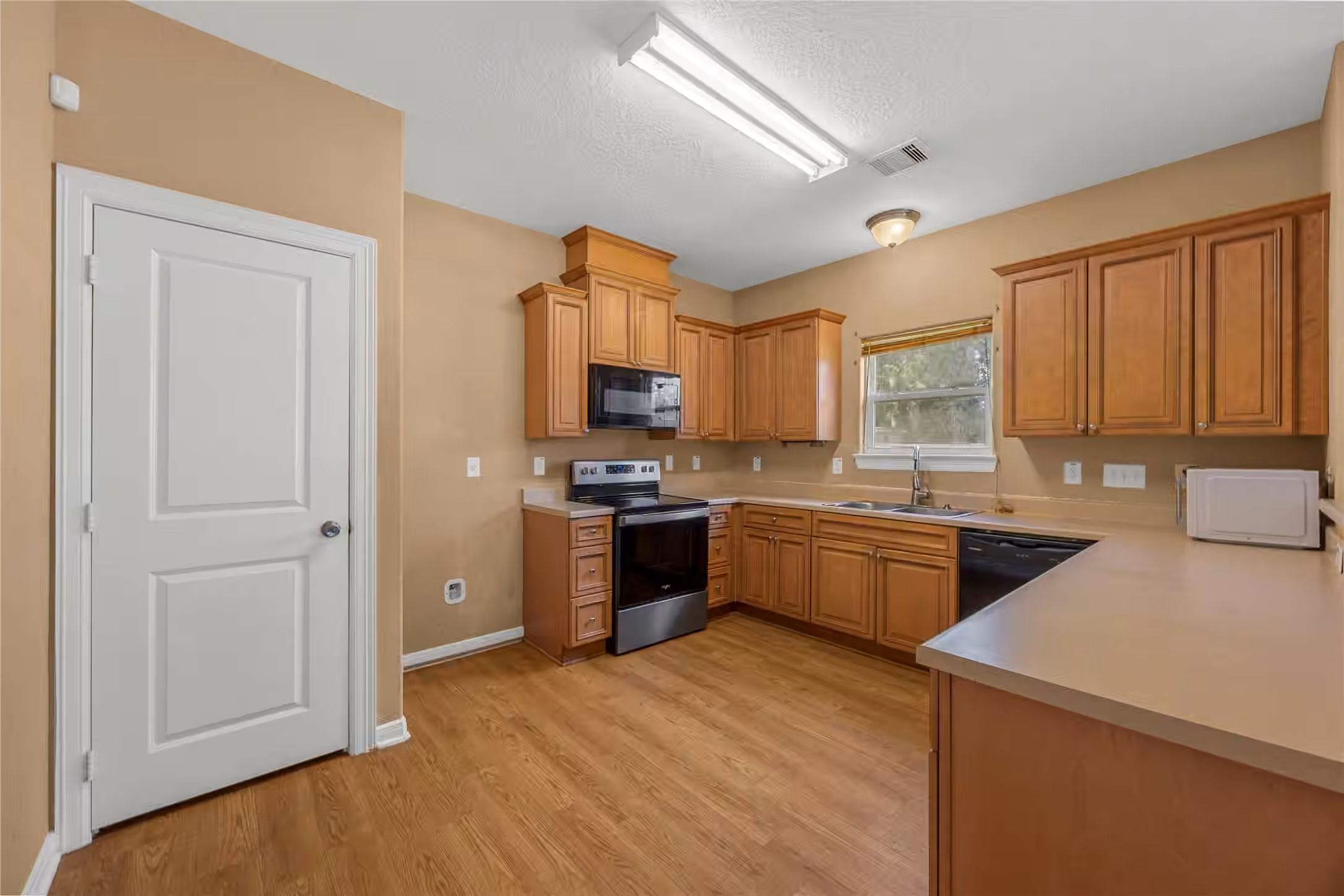 Photo 7 of 2027 Rosalee Street, La Marque, TX 77568