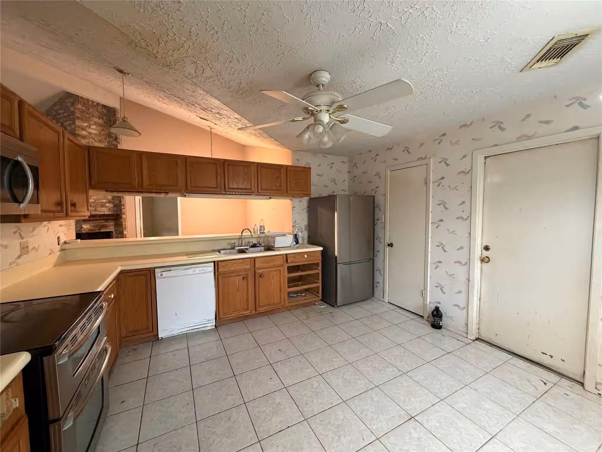 Photo 3 of 3347 Boxelder Drive, Houston, TX