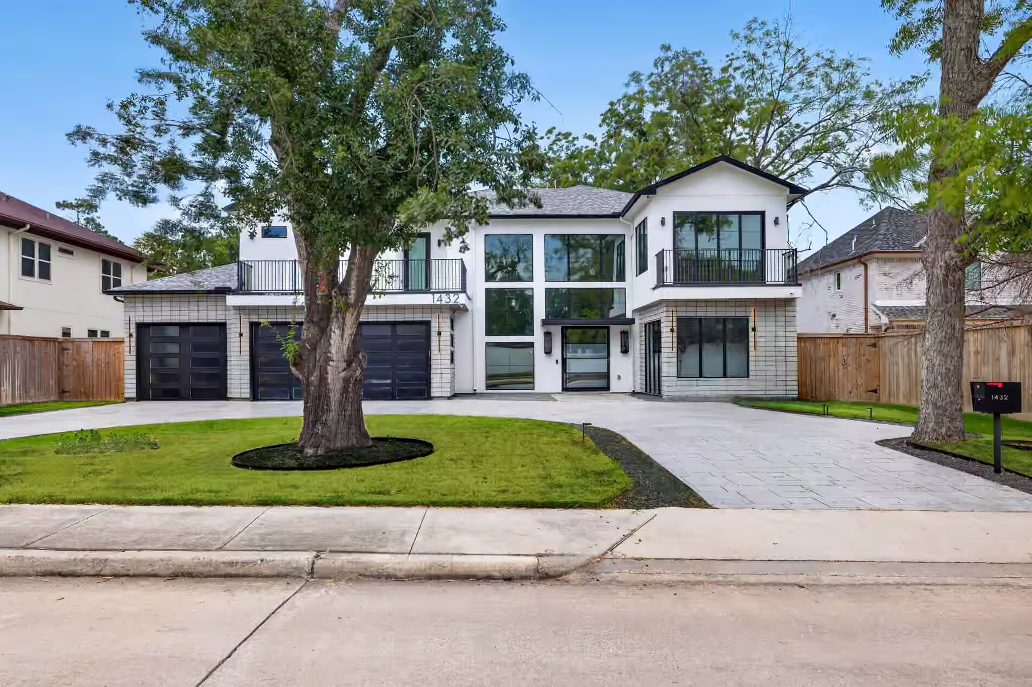 Photo 3 of 1432 Bingle Road, Houston, TX