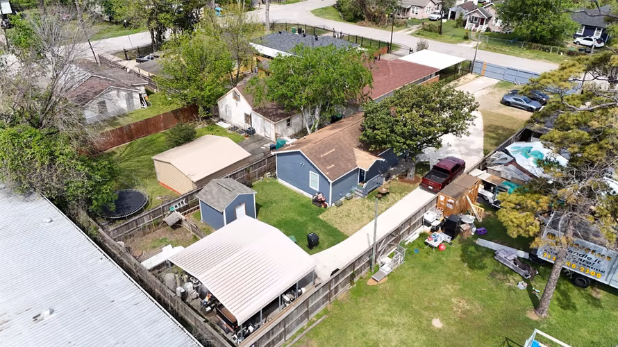 Photo 6 of 409 Robert Lee Road, Houston, TX