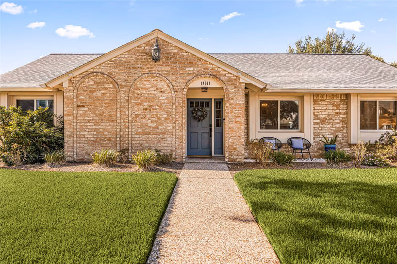Photo 2 of 14511 Chadbourne Drive, Houston, TX
