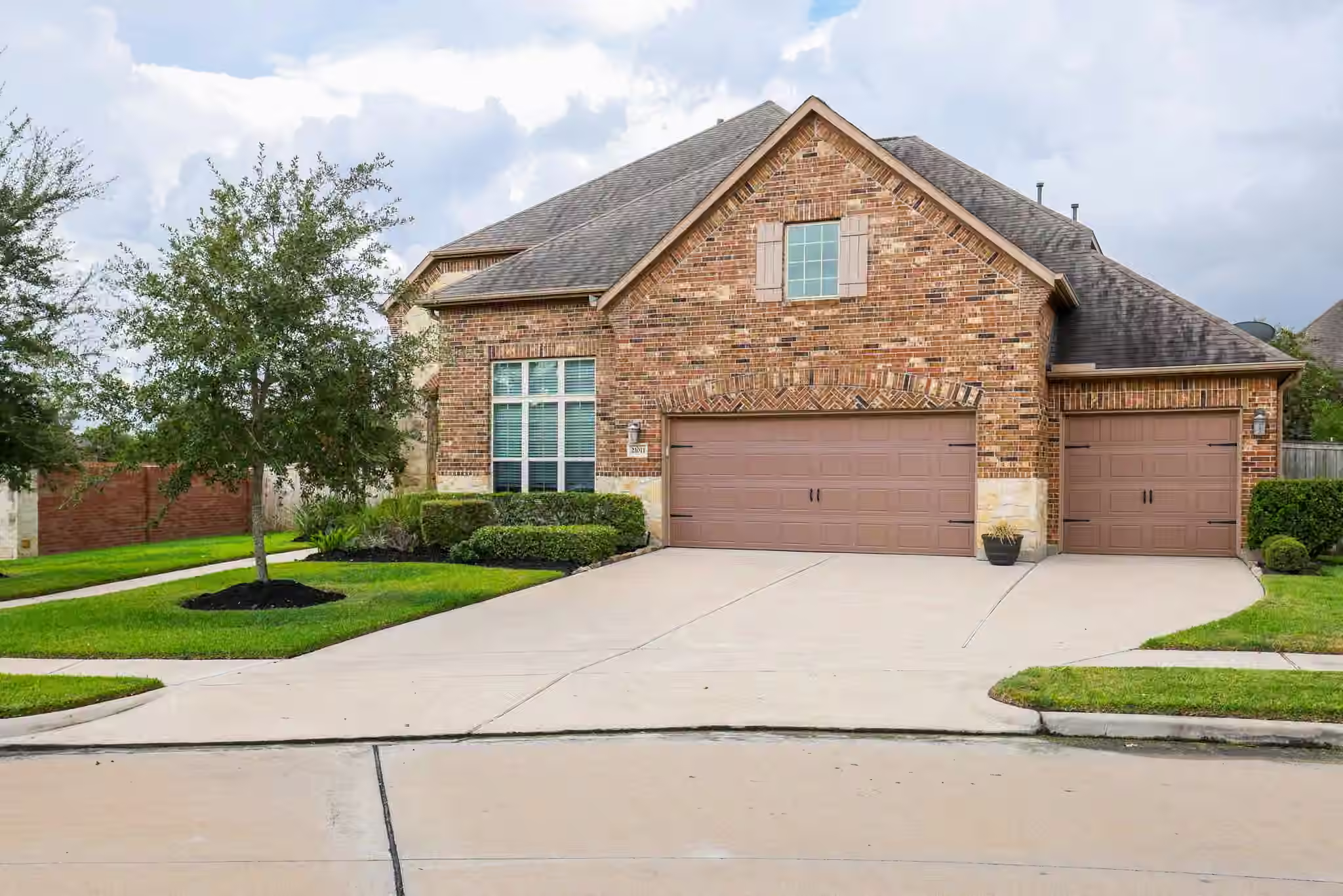 Photo 2 of 21011 Arden Park Drive, Richmond, TX