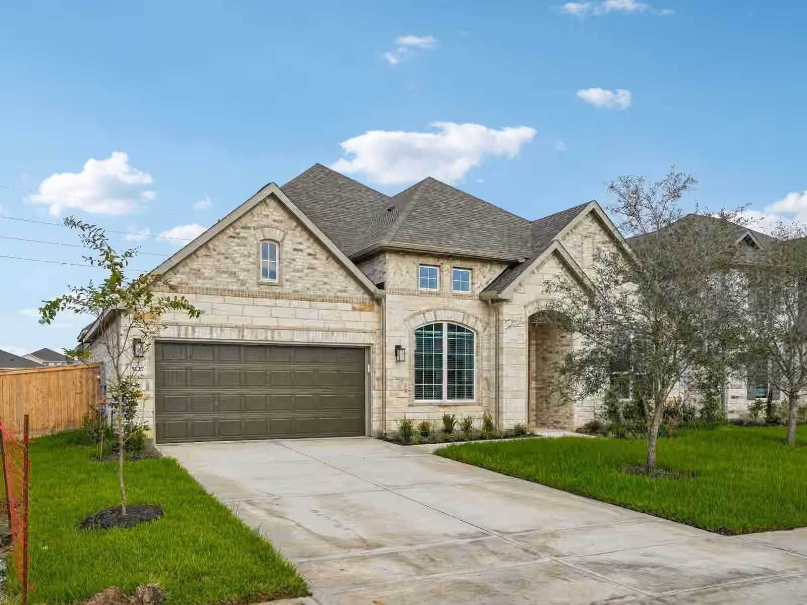 Photo 2 of 5127 Autumn Hills Trail, Pearland, TX