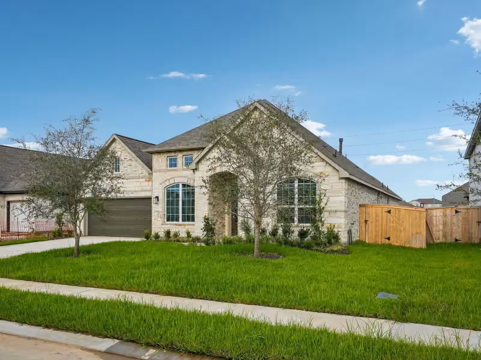 Photo 3 of 5127 Autumn Hills Trail, Pearland, TX
