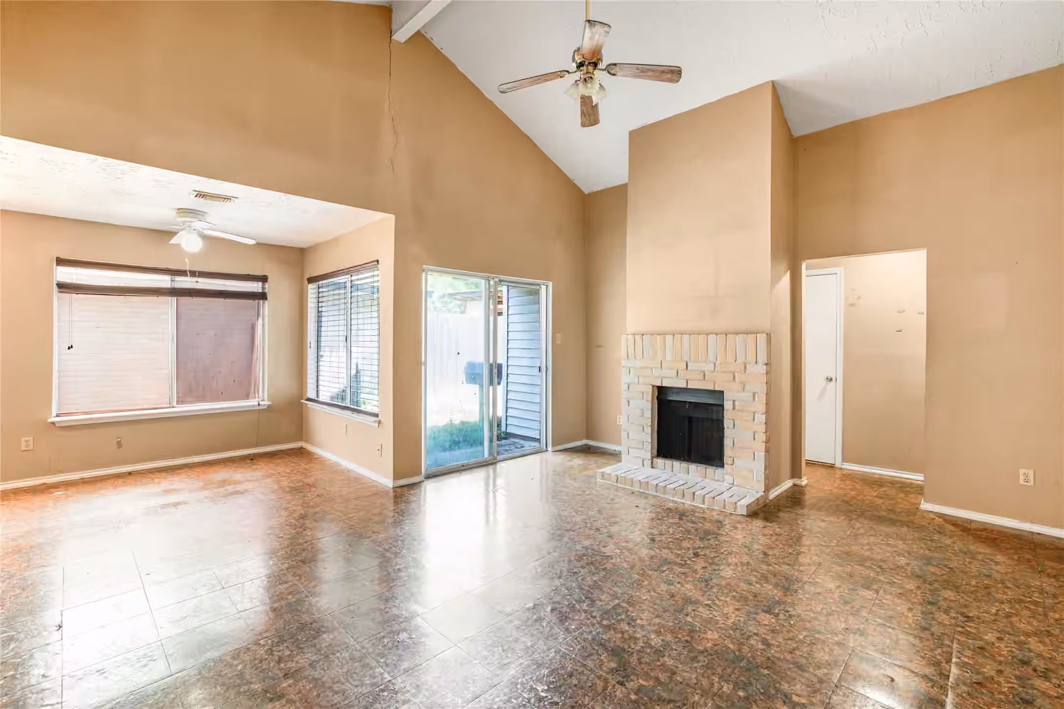 Photo 3 of 3646 Yorkingham Drive, Houston, TX