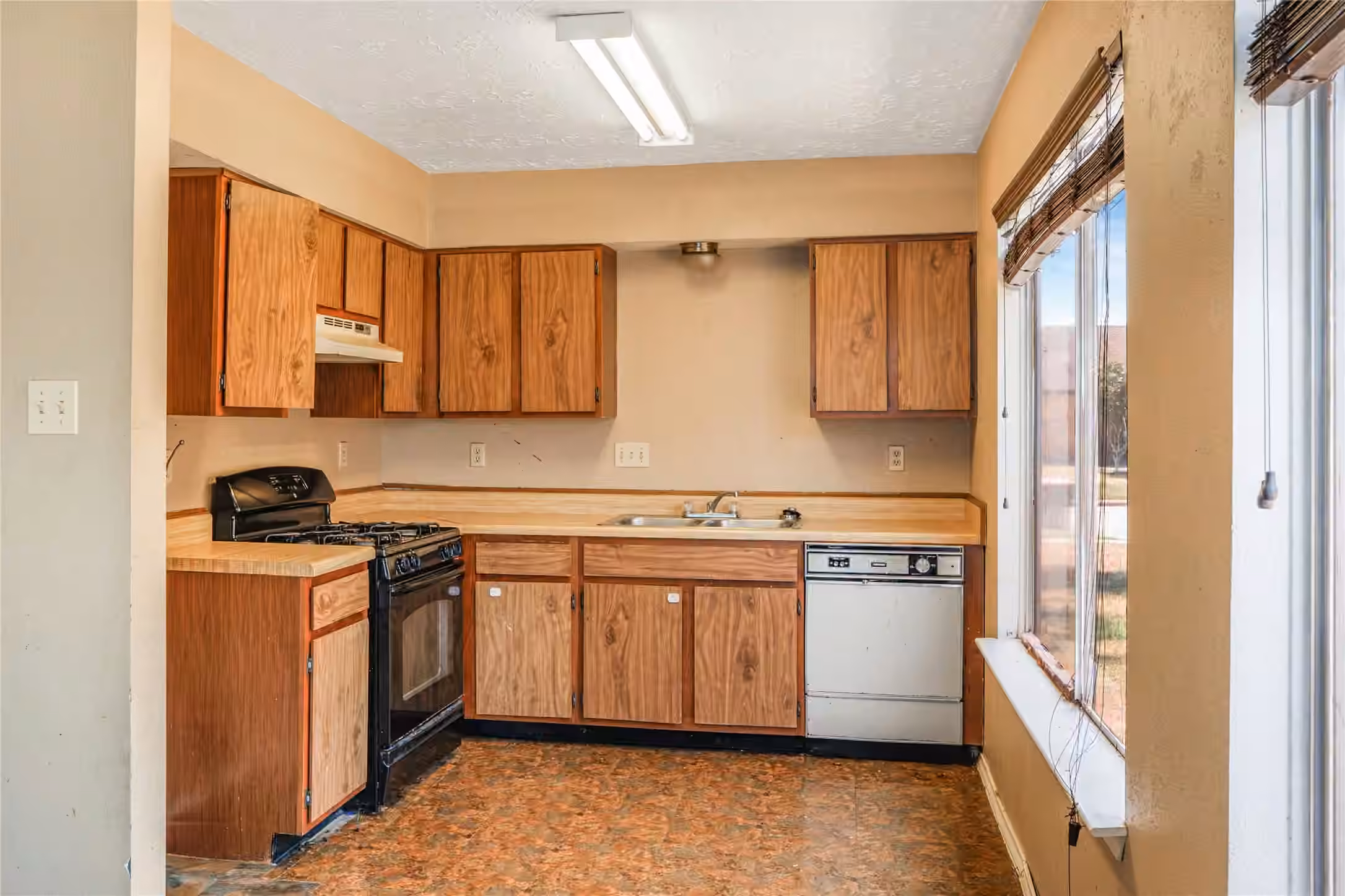 Photo 6 of 3646 Yorkingham Drive, Houston, TX