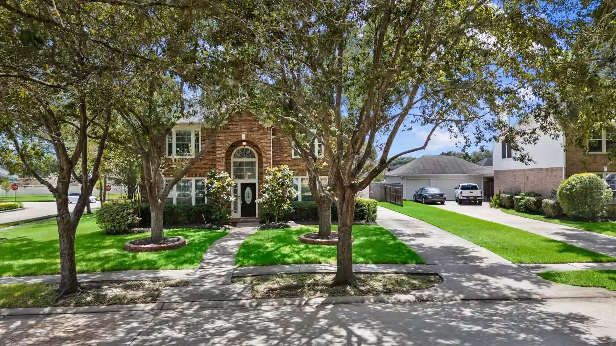 Photo 2 of 406 Silver Creek Circle, Richmond, TX