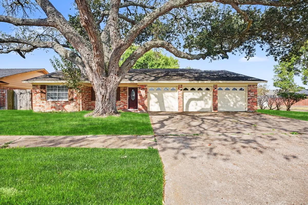 Photo of 2602 Henderson Lane, Deer Park, TX 77536