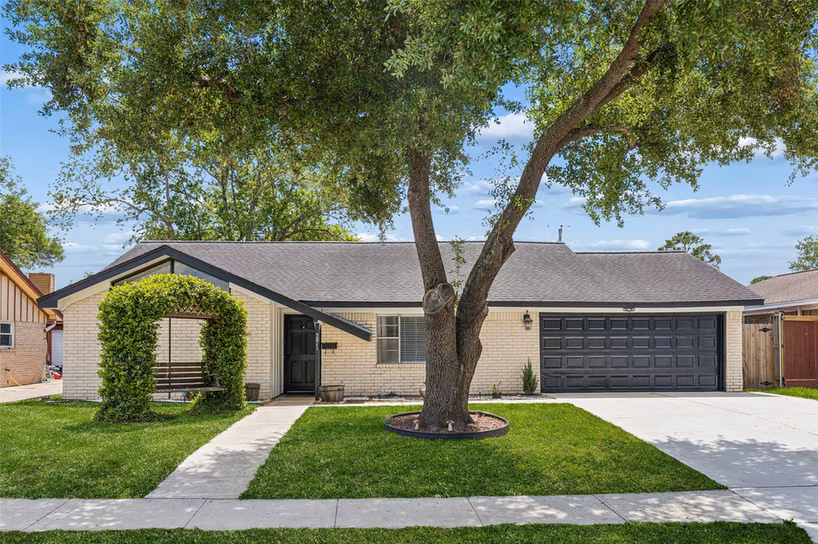 Photo 2 of 5811 Birchmont Drive, Houston, TX 77092