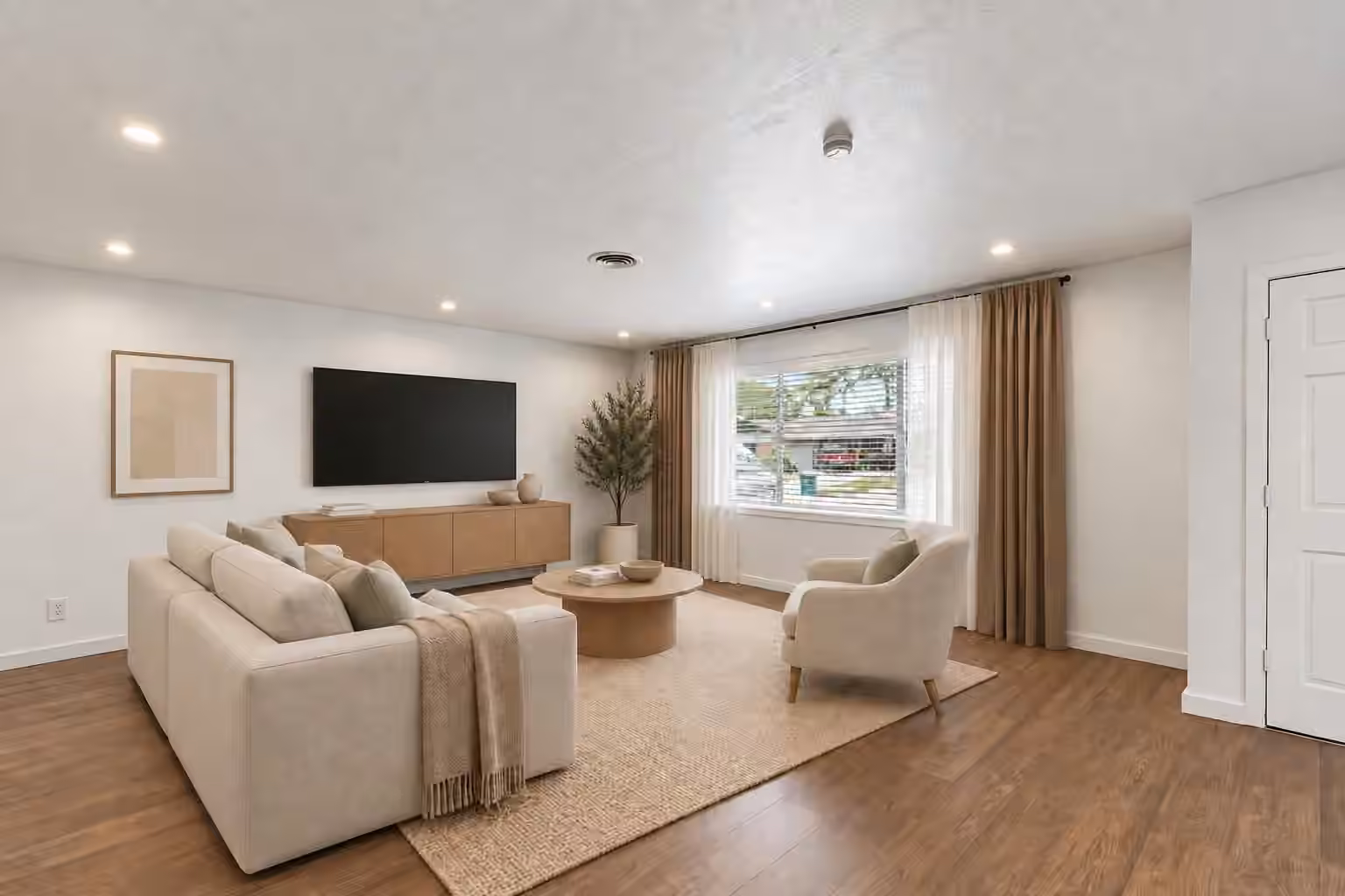 Photo 3 of 5811 Birchmont Drive, Houston, TX 77092
