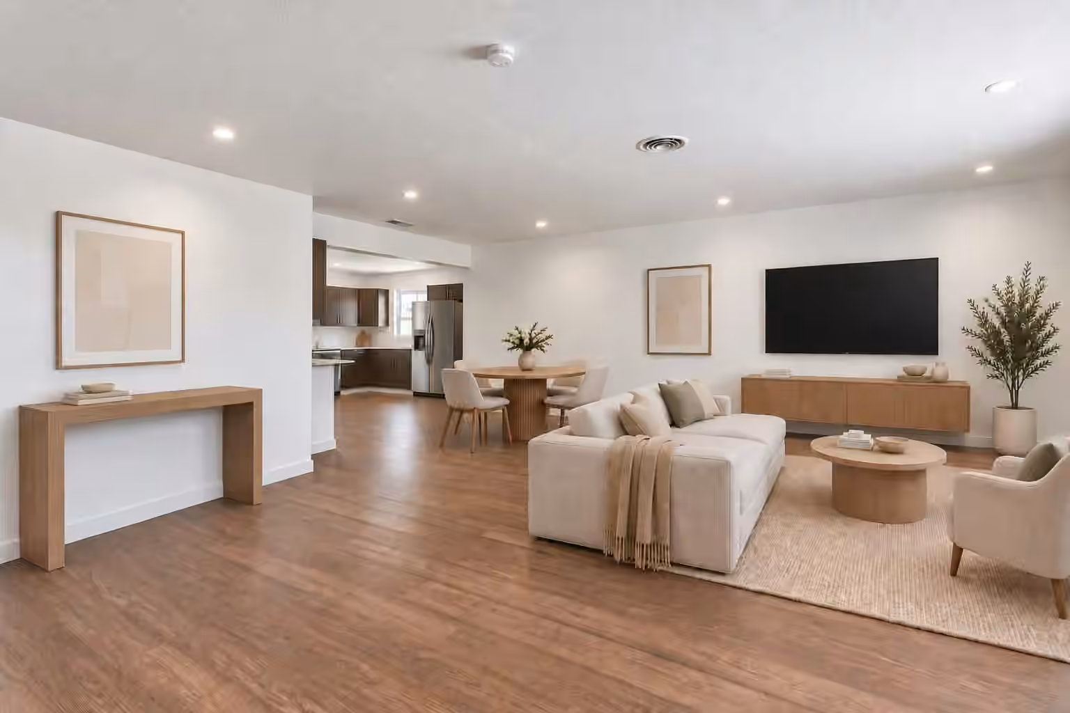 Photo 4 of 5811 Birchmont Drive, Houston, TX 77092