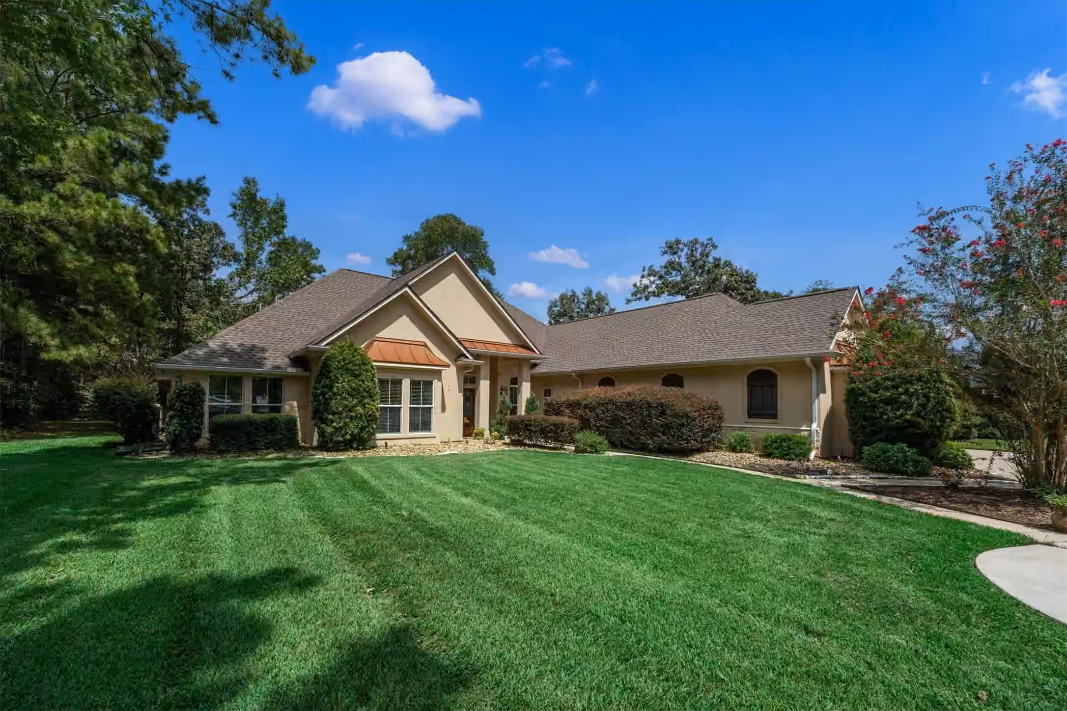 Photo 2 of 9135 Grand Lake Estates Drive, Montgomery, TX