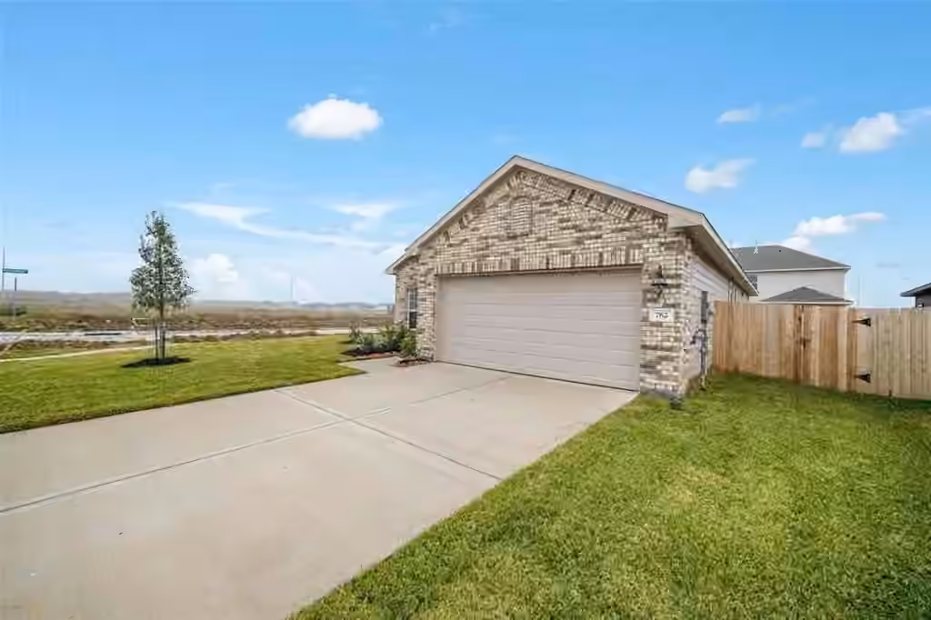 Photo 3 of 782 Dewberry Road, La Marque, TX 77568