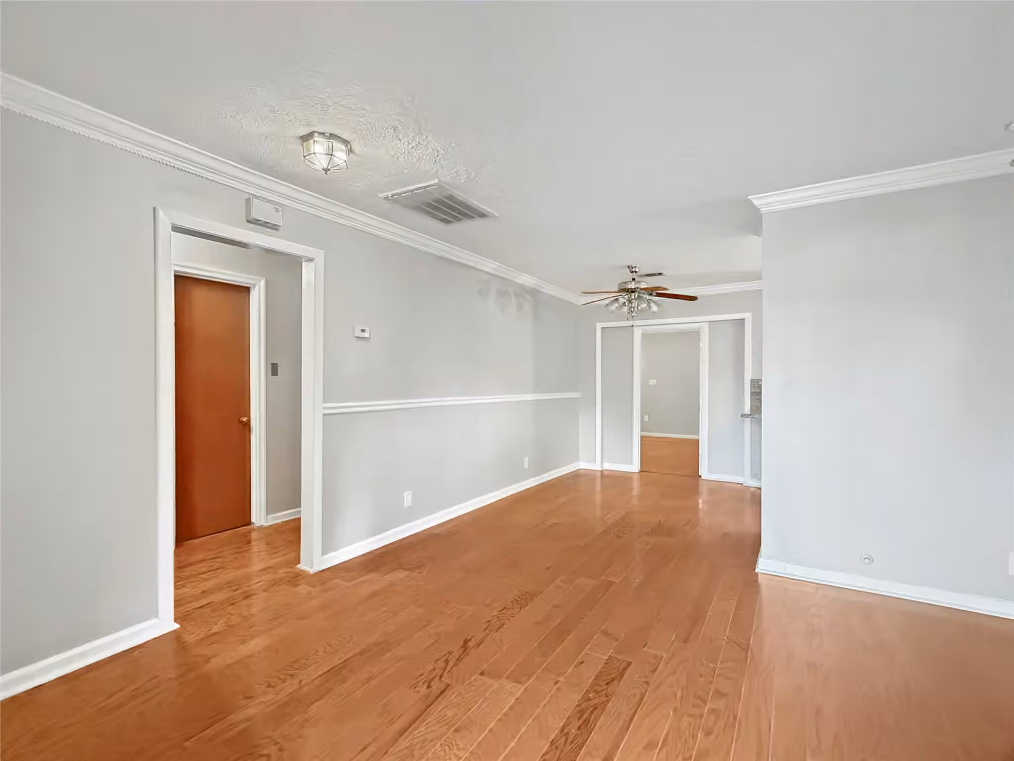 Photo 3 of 10437 Wolbrook Street, Houston, TX