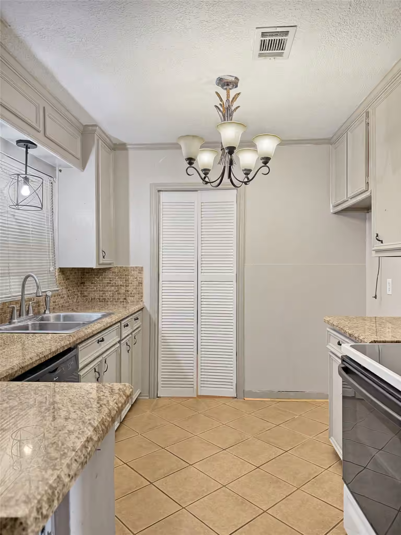 Photo 4 of 10437 Wolbrook Street, Houston, TX