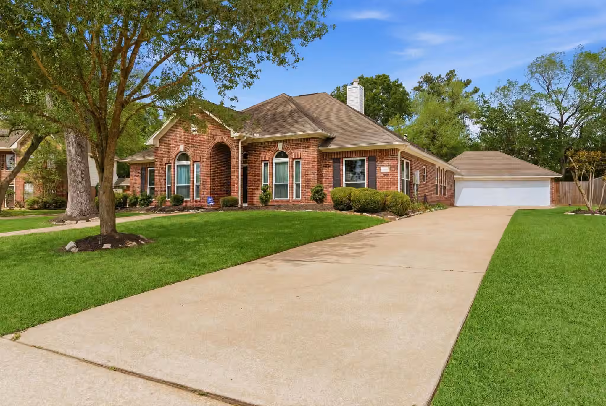 Photo 2 of 304 Melodywood Drive, Friendswood, TX
