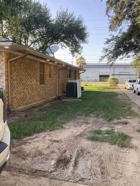 Photo 2 of 114 E Palm Street, Fresno, TX