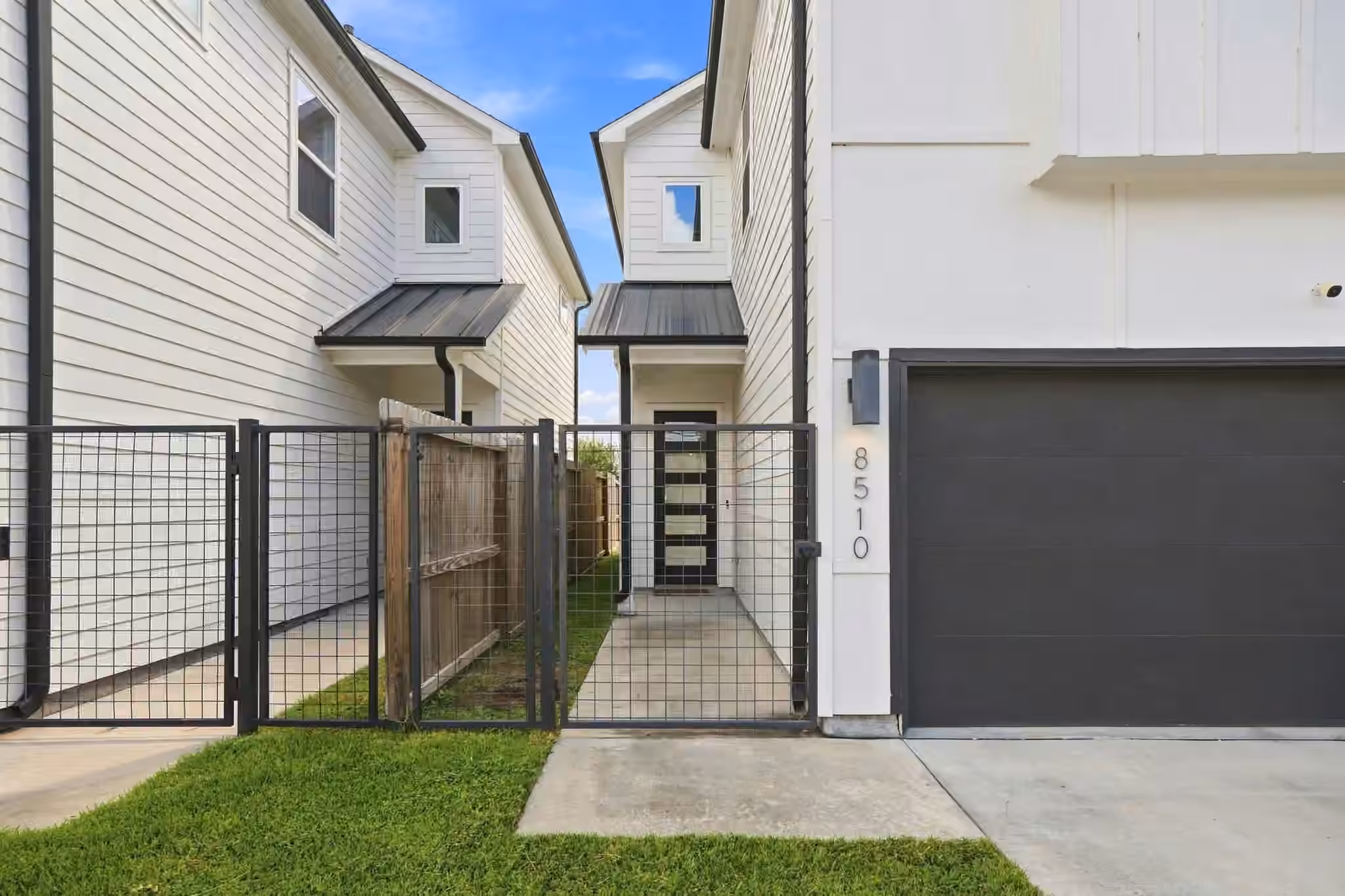 Photo 2 of 8510 West Street, Houston, TX