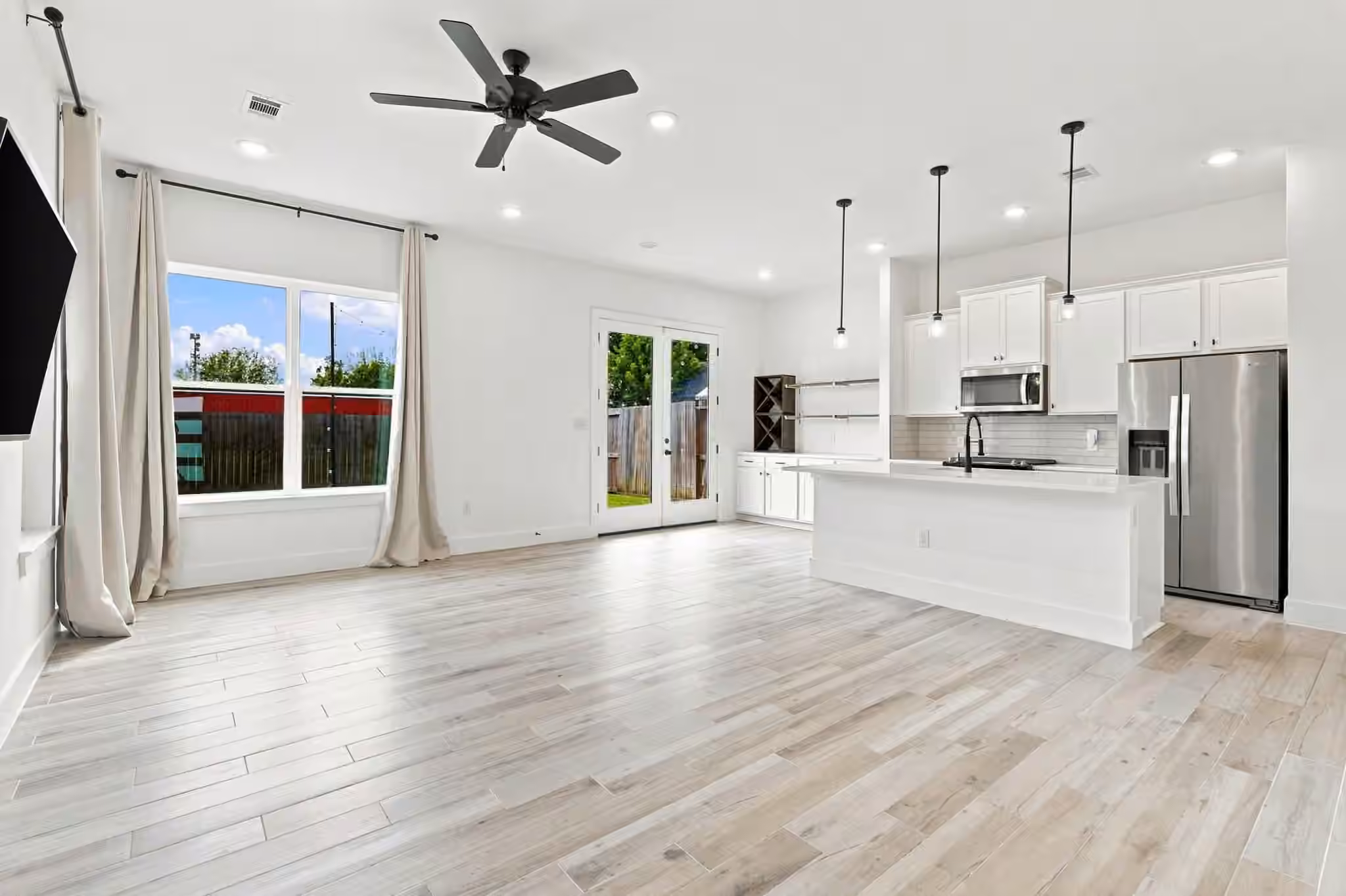 Photo 3 of 8510 West Street, Houston, TX