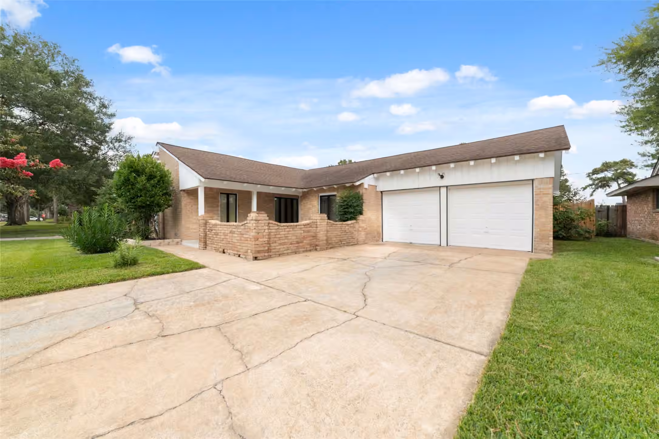 Photo 2 of 11411 Ash Creek Drive, Houston, TX