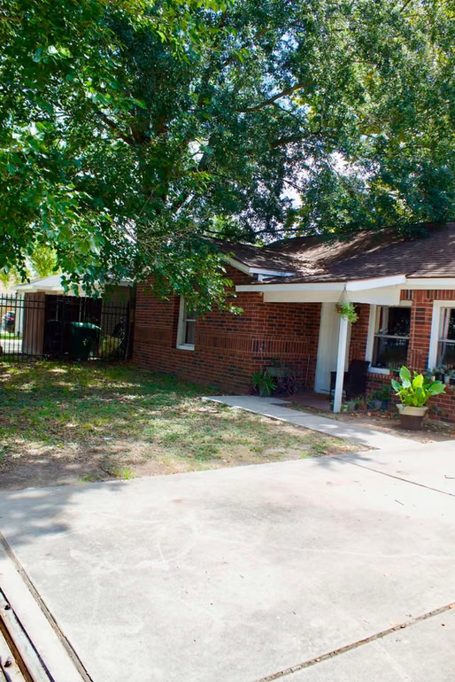 Photo 2 of 610 John Alber Road, Houston, TX