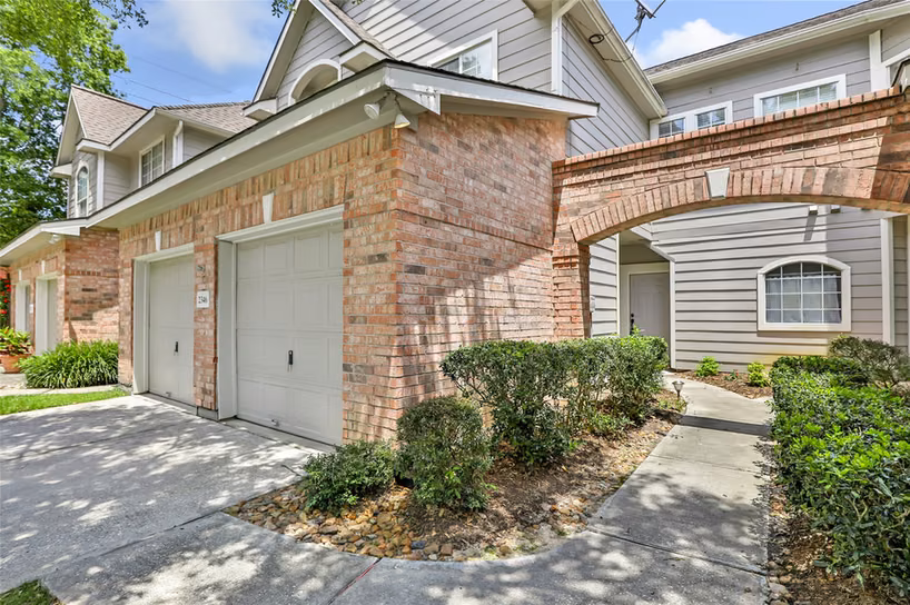 Photo of 2346 Summit Way Court, Kingwood, TX