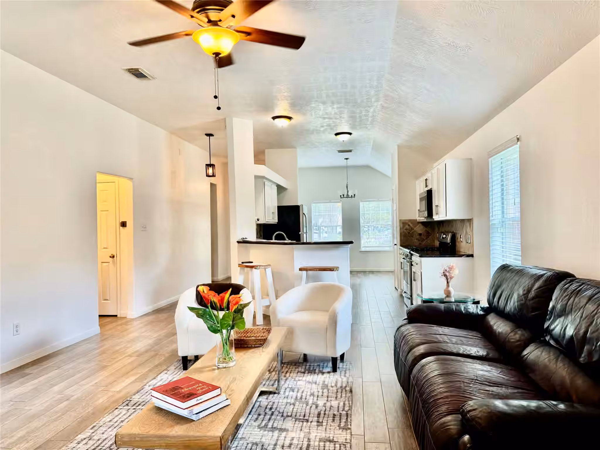 Photo 5 of 13605 Trail Meadow Lane, Rosharon, TX