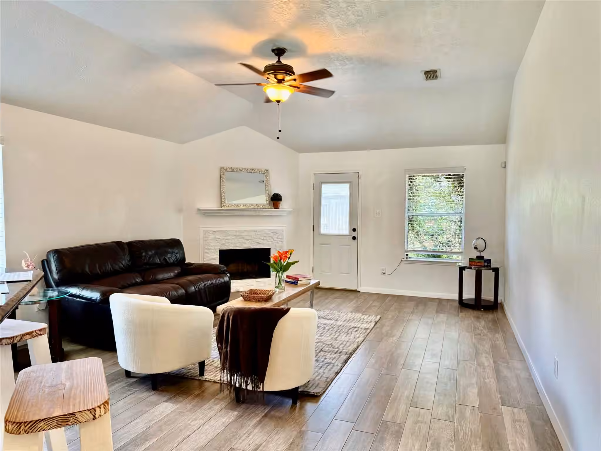 Photo 6 of 13605 Trail Meadow Lane, Rosharon, TX