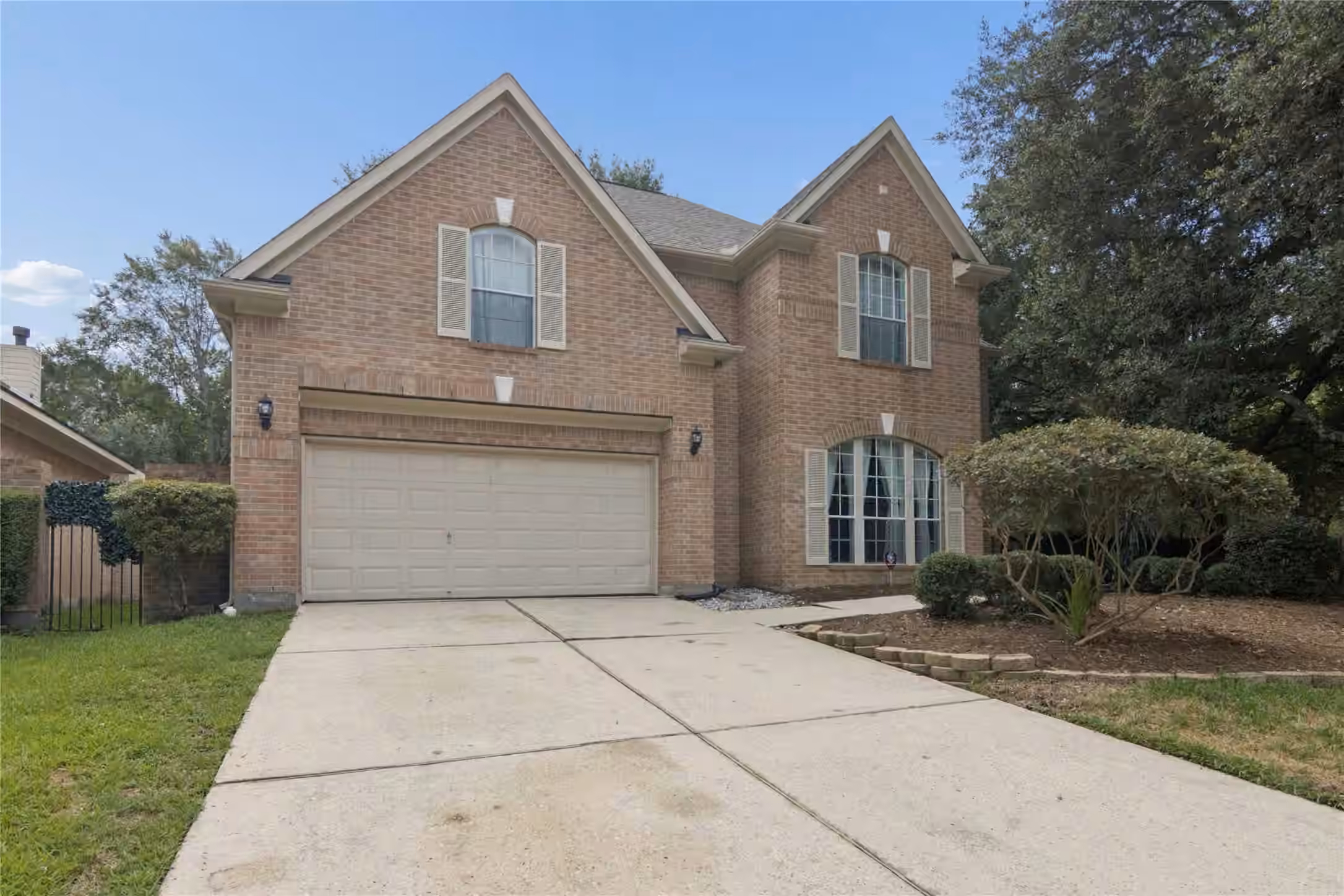 Photo 2 of 2 Surrey Run Place, The Woodlands, TX