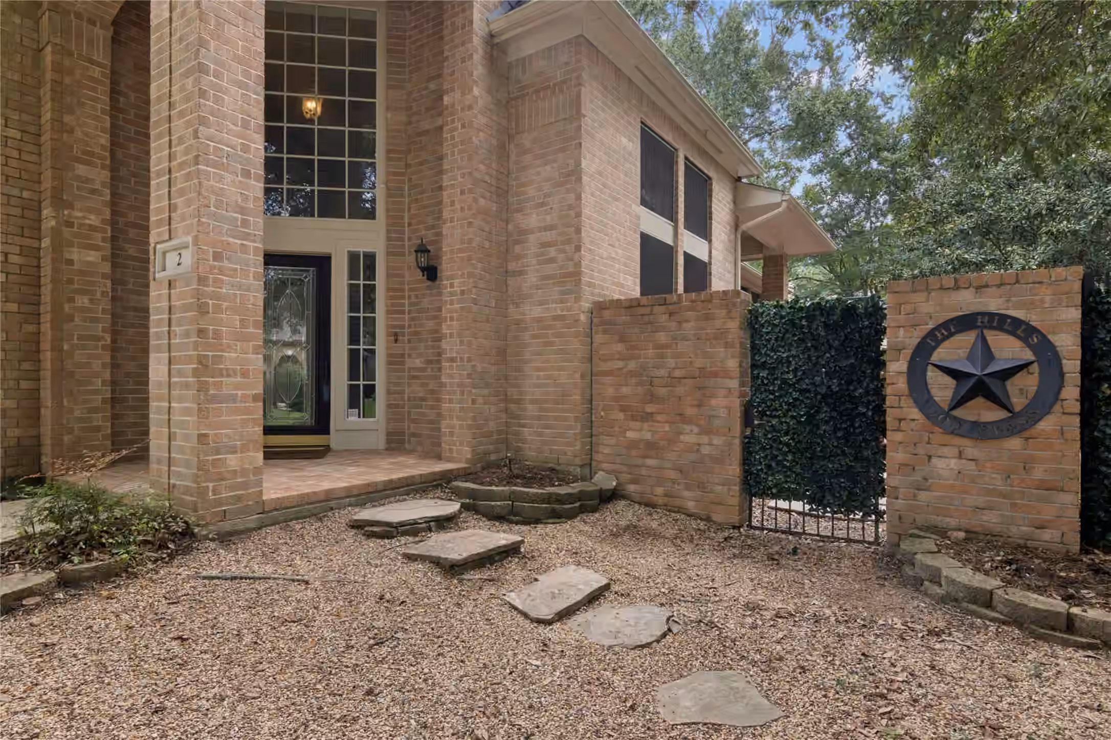 Photo 5 of 2 Surrey Run Place, The Woodlands, TX