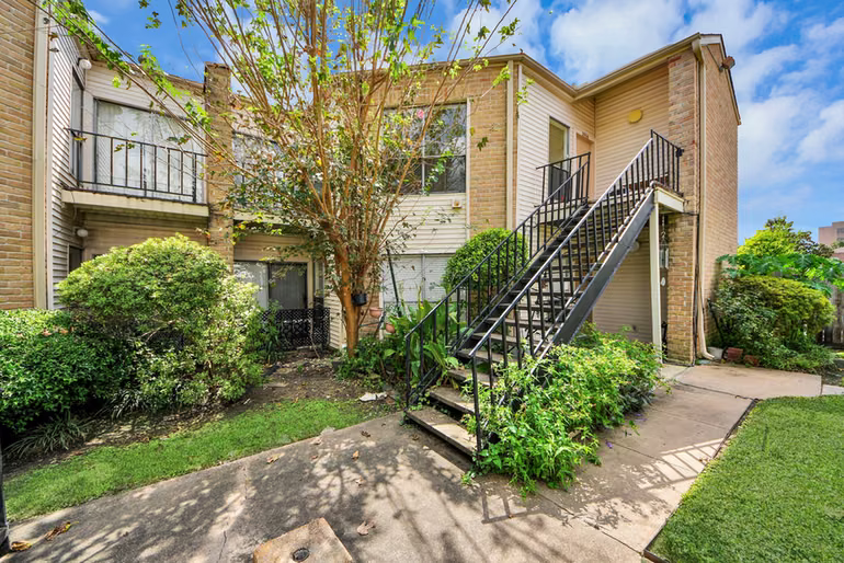 Photo 3 of 3708 Woodchase Drive 68, Houston, TX 77042