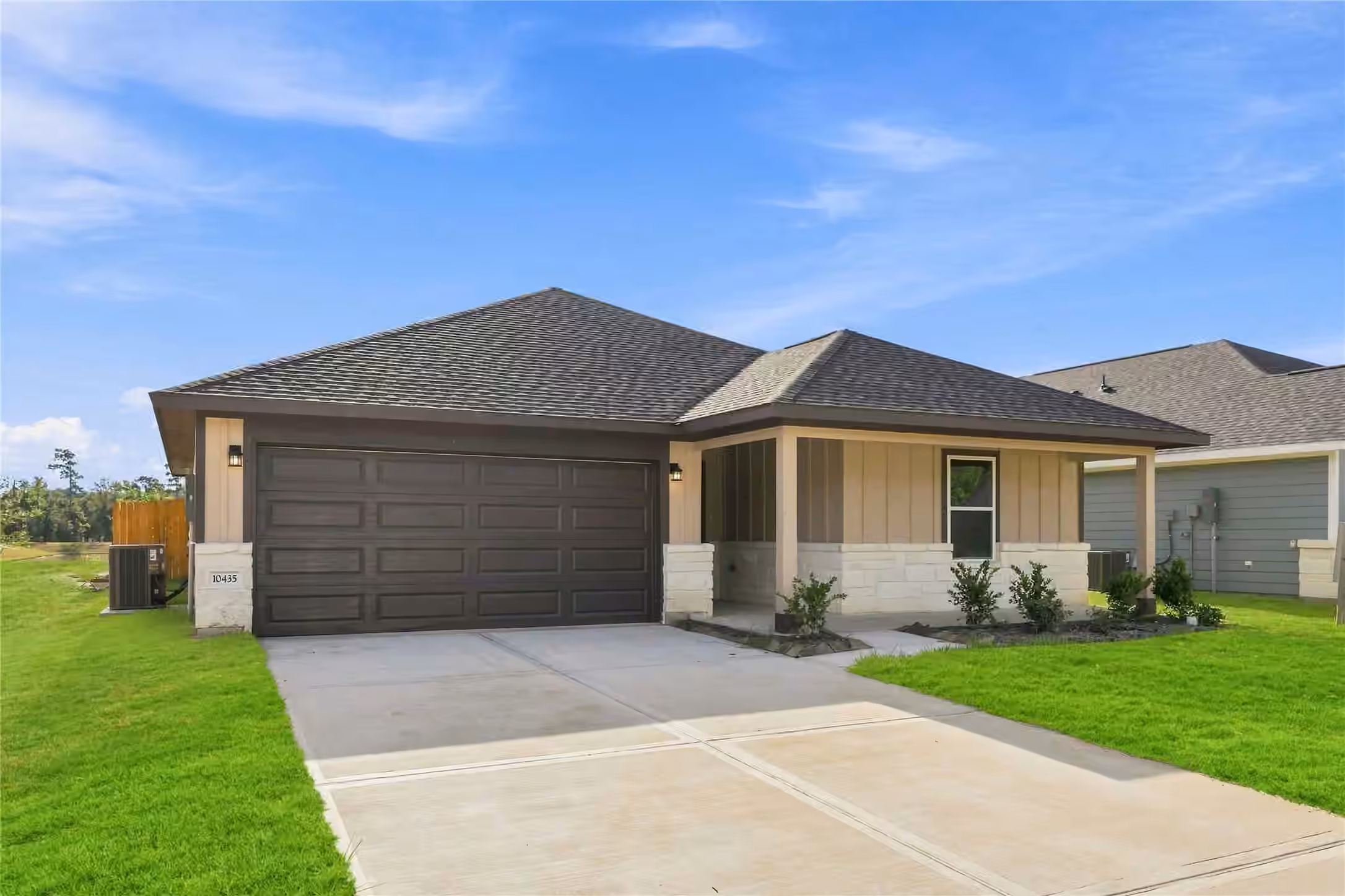 Photo 2 of 10435 Sugar Mill Dr, Conroe, TX