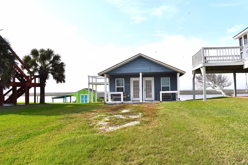 Photo of 2121 County Road 230, Sargent, TX 77414