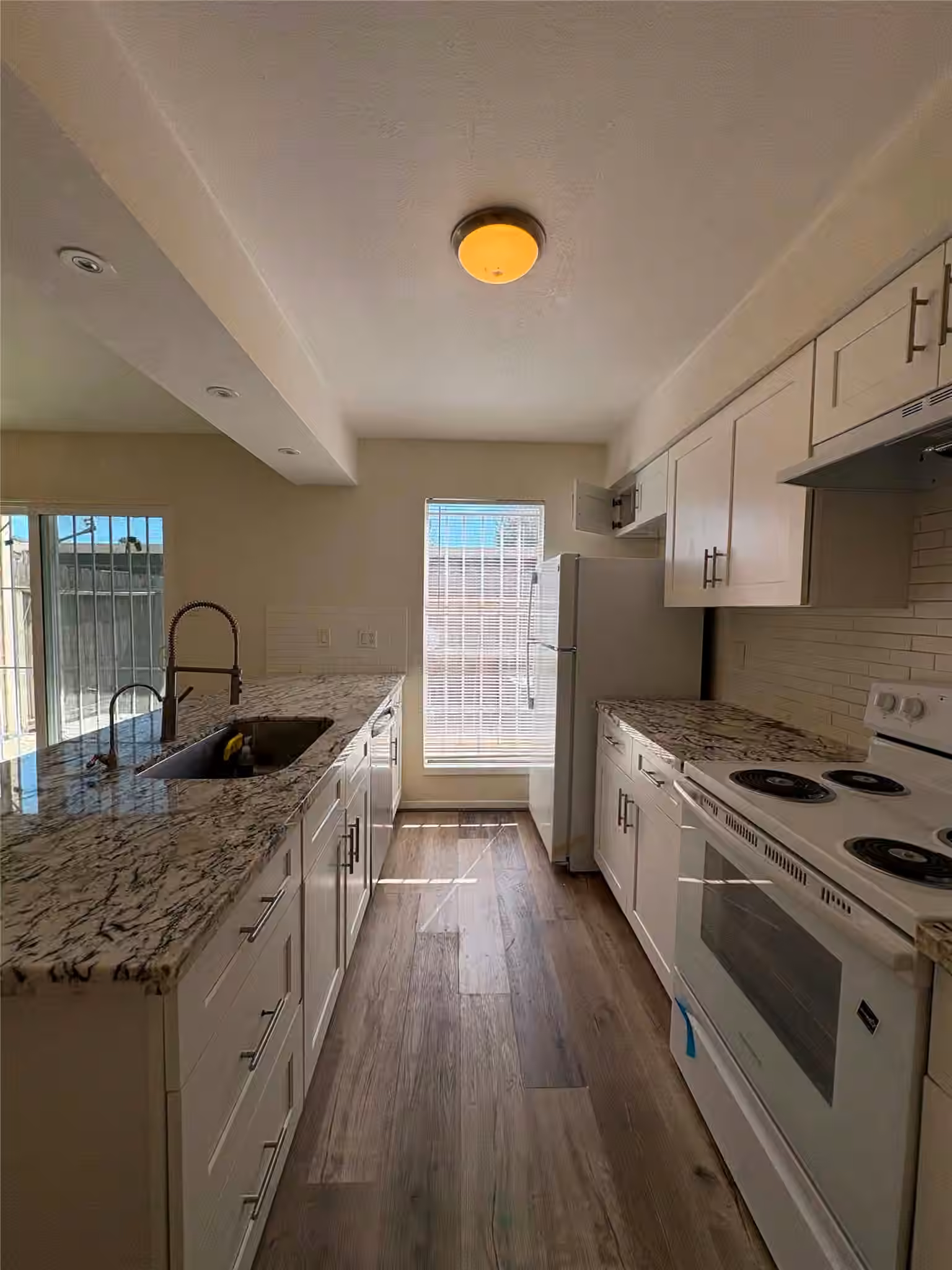 Photo 5 of 3901 Woodchase Drive 62, Houston, TX
