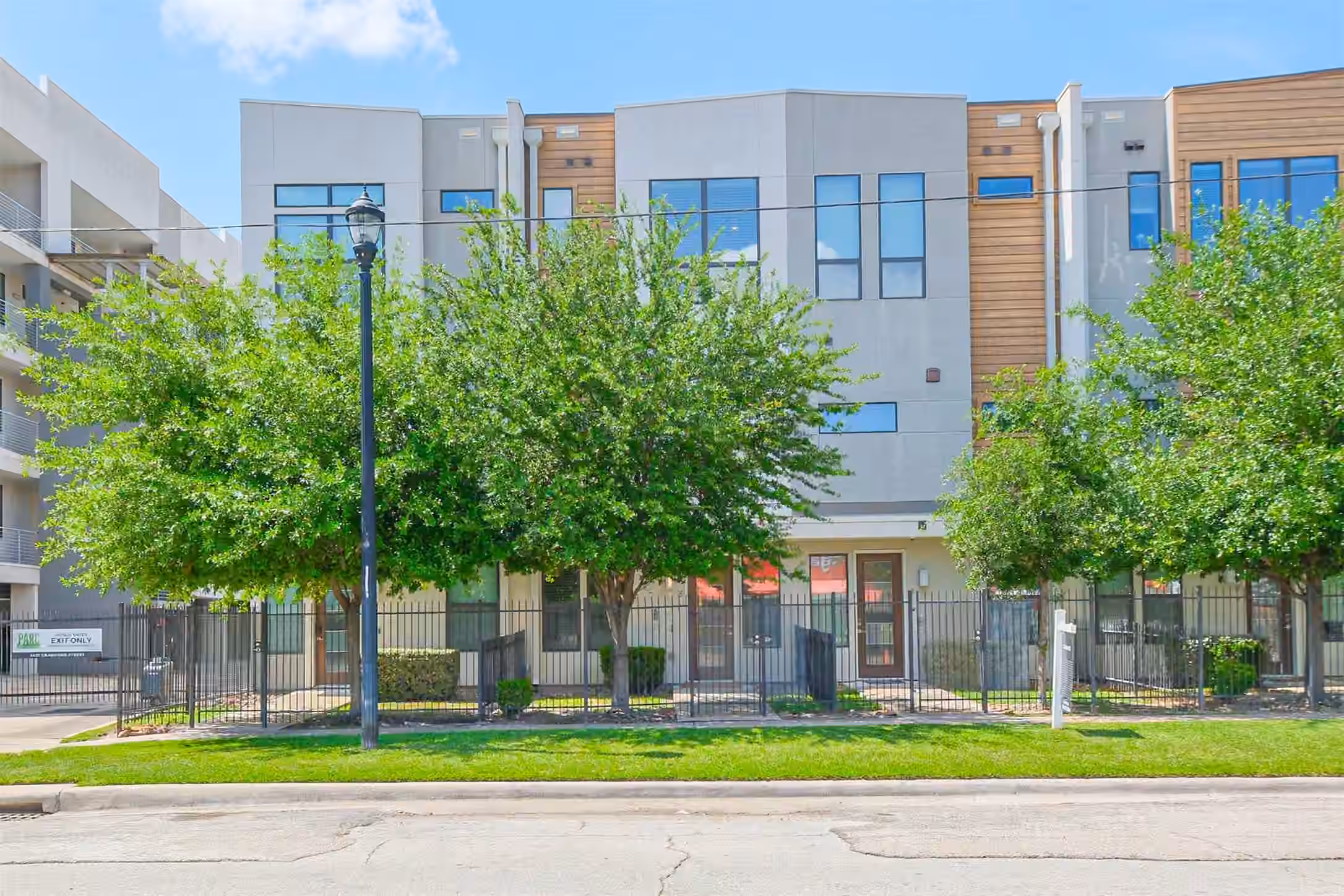 Photo of 2401 Crawford Street C1B, Houston, TX