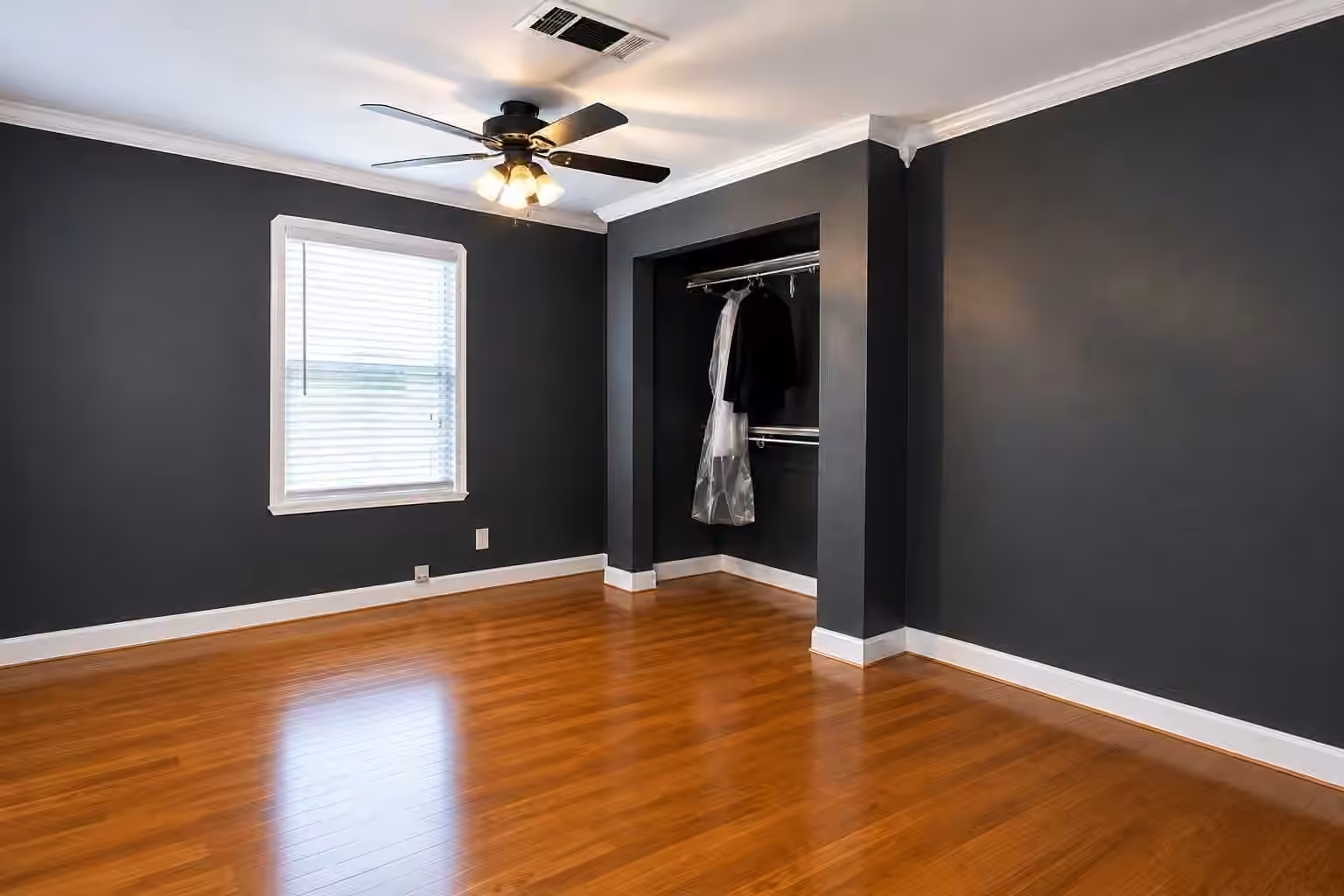 Photo 3 of 1415 Maroby Street, Houston, TX