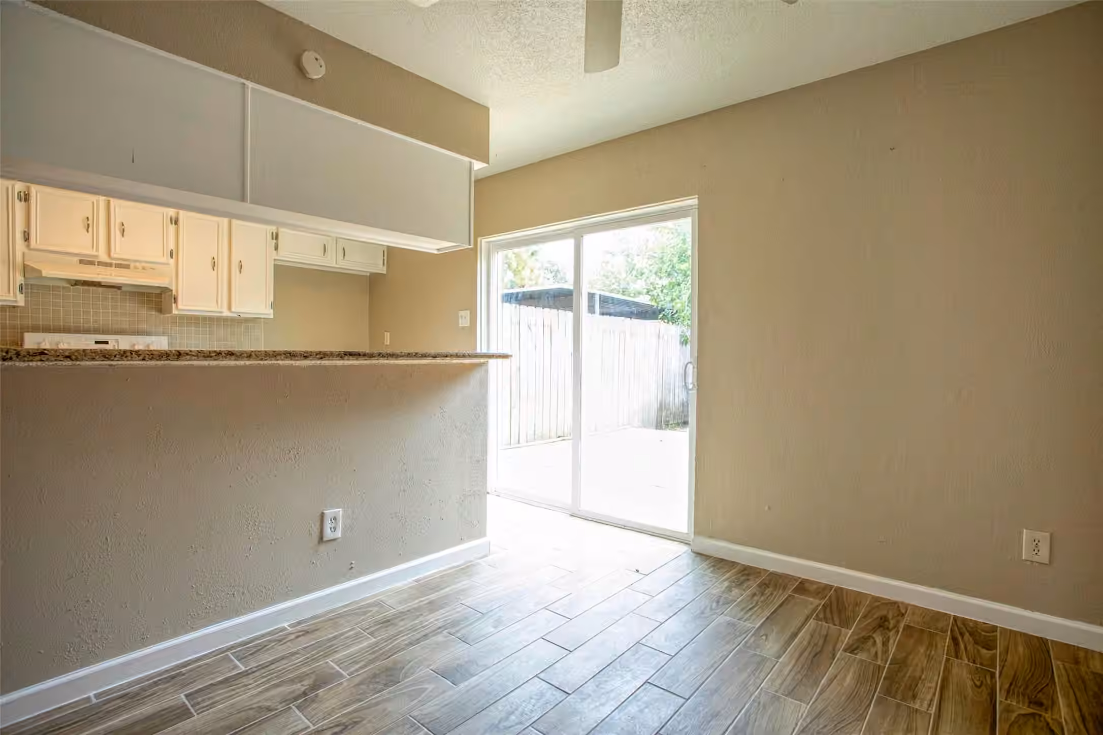Photo 5 of 1556 Silverpines Road 556, Houston, TX
