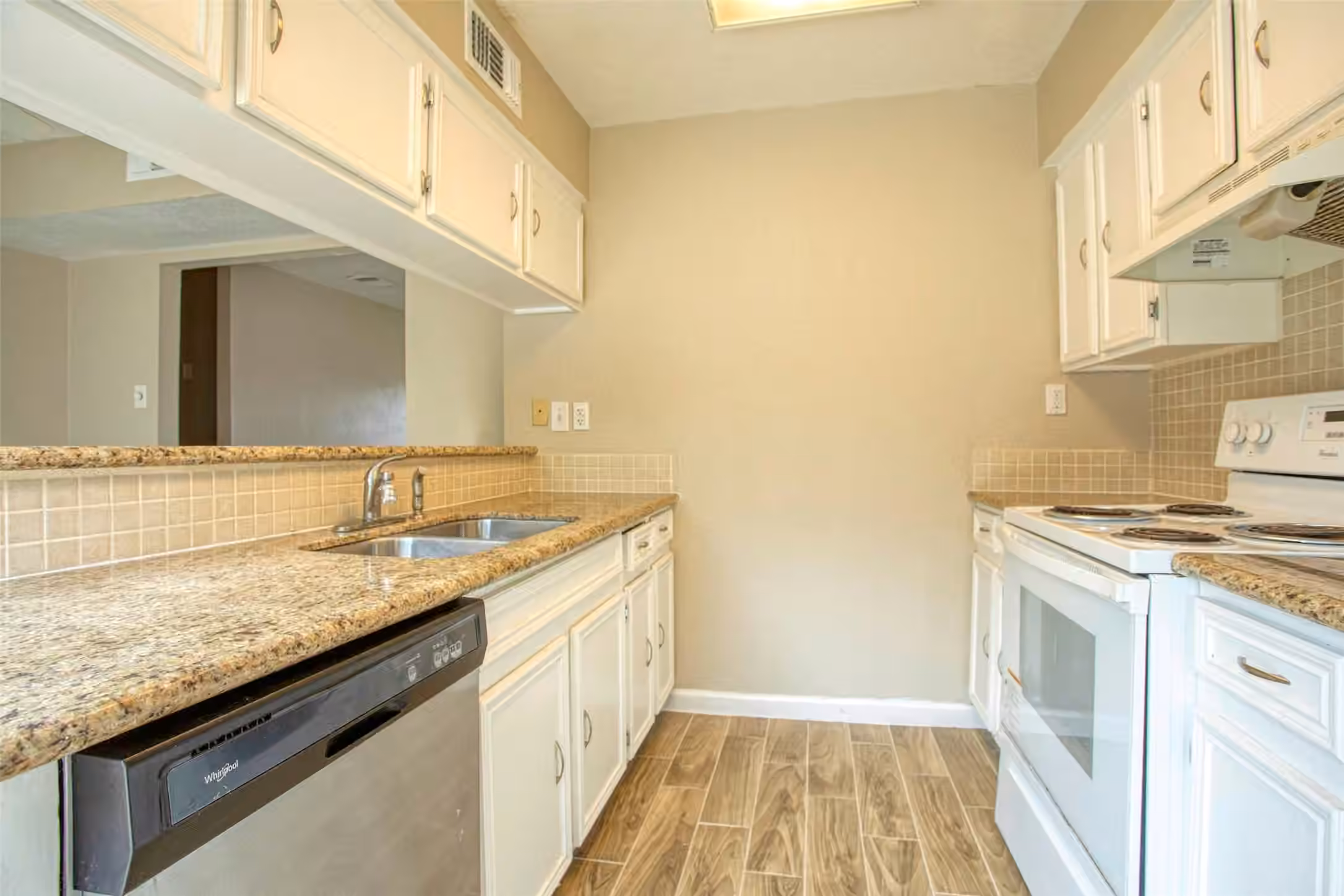 Photo 6 of 1556 Silverpines Road 556, Houston, TX