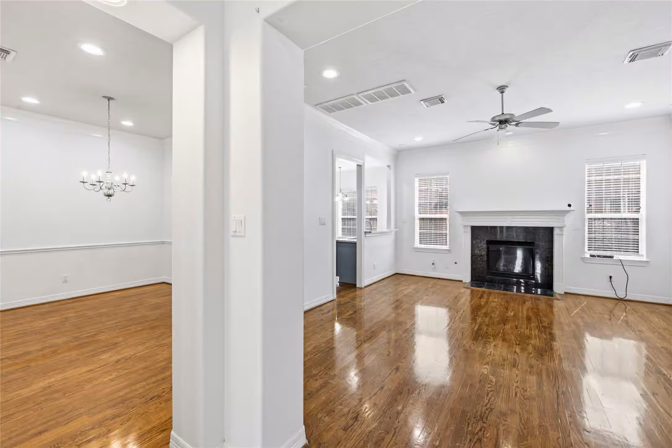 Photo 6 of 3207 Holly Shores Drive, Houston, TX