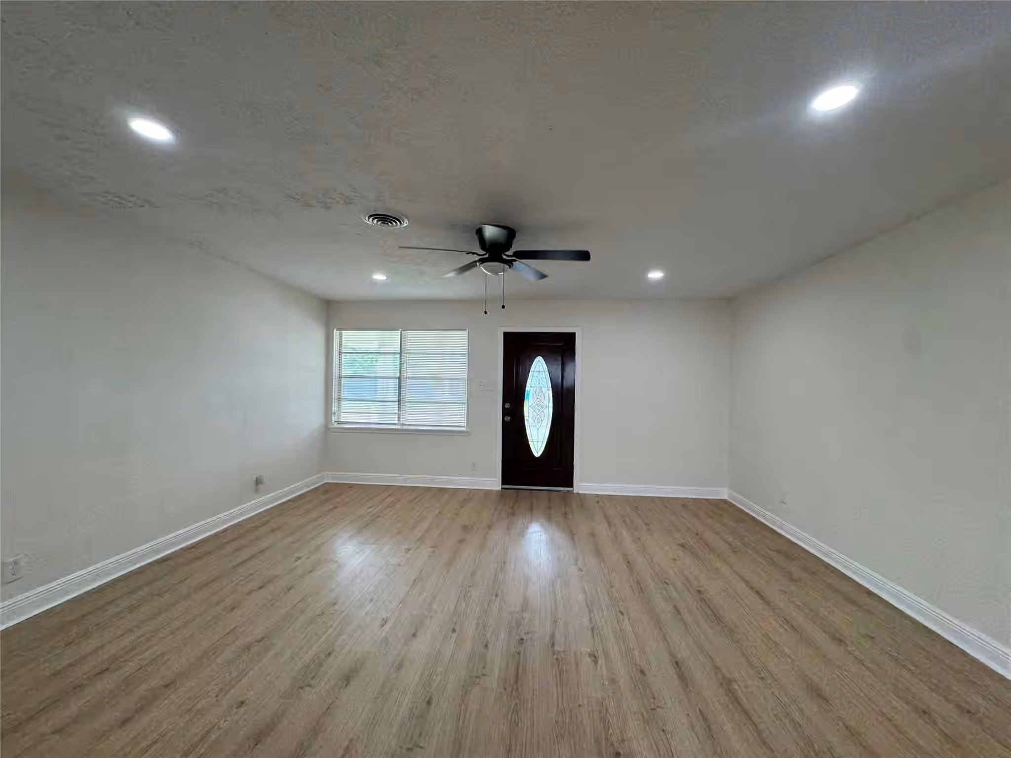Photo 5 of 6523 Glen Rock Drive, Houston, TX