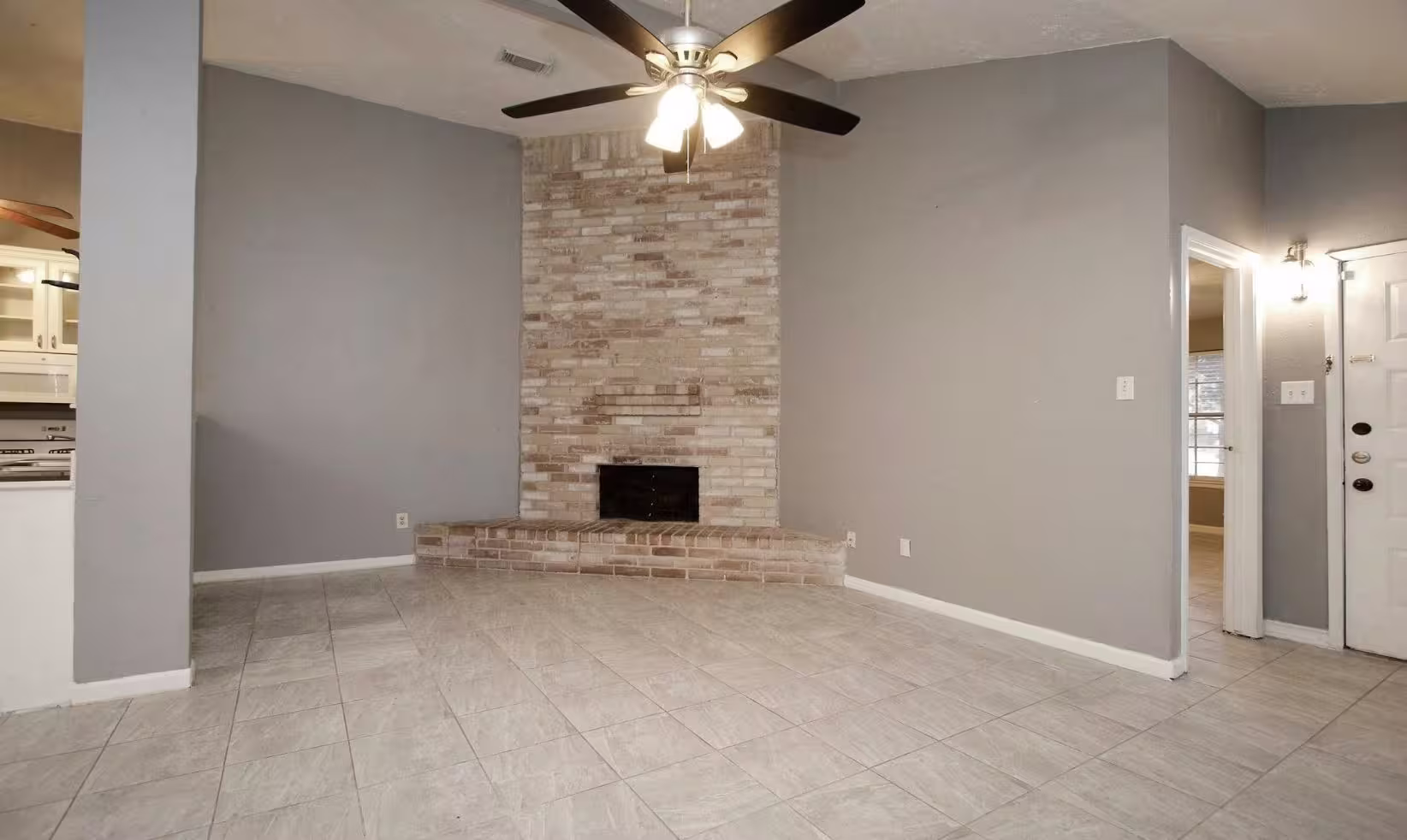 Photo 4 of 3111 Oak Rock Circle, Spring, TX