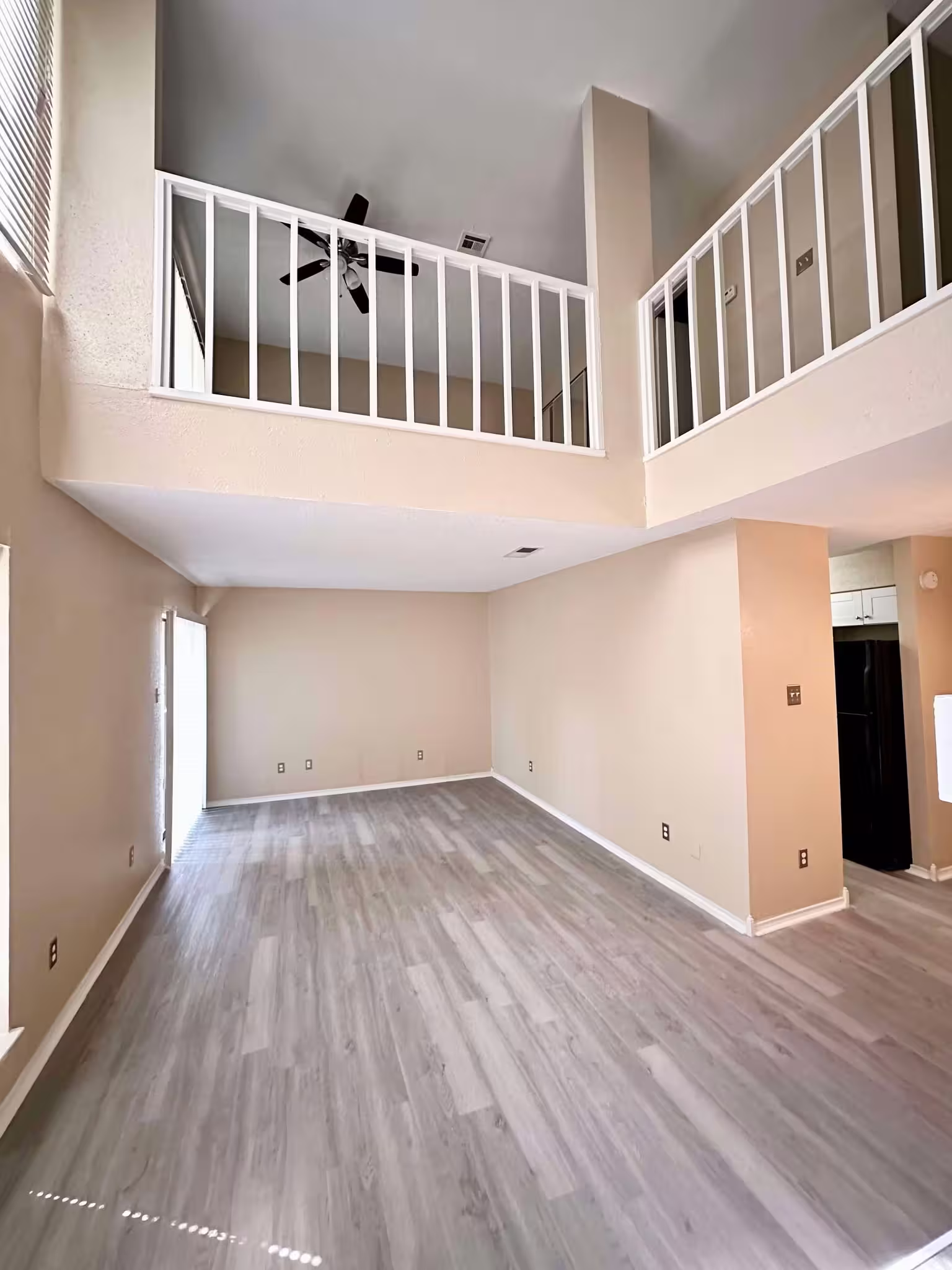 Photo 4 of 3630 Ocee Street, Houston, TX