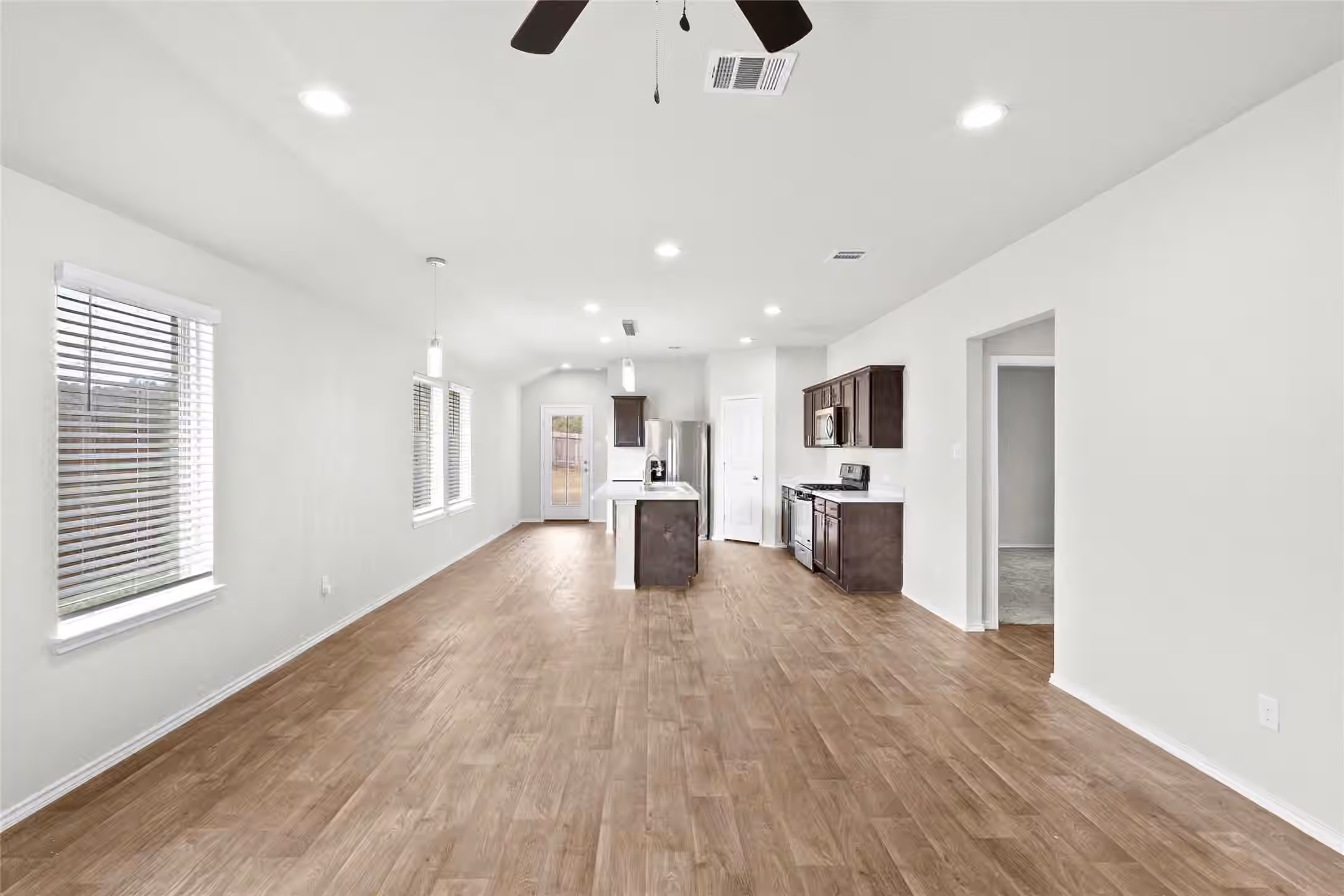 Photo 7 of 16905 Rich Pines Drive, Conroe, TX